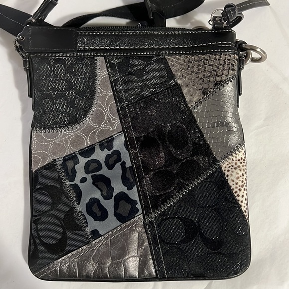 Coach Vintage cross body purse - Picture 4 of 11